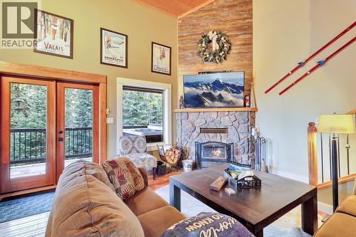1211 Apex Mountain Road Unit# 1, Penticton, BC - Indoor Photo Showing Living Room With Fireplace