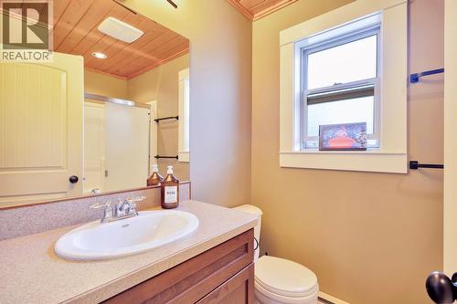 1211 Apex Mountain Road Unit# 1, Penticton, BC - Indoor Photo Showing Bathroom