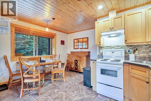 1211 Apex Mountain Road Unit# 1, Penticton, BC - Indoor Photo Showing Kitchen