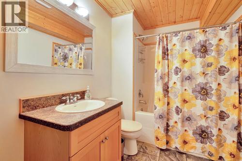 1211 Apex Mountain Road Unit# 1, Penticton, BC - Indoor Photo Showing Bathroom
