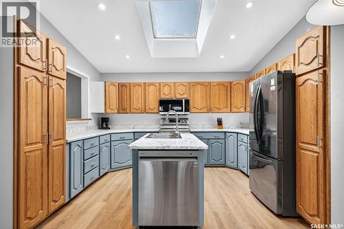 440 Hochelaga Street W, Moose Jaw, SK - Indoor Photo Showing Kitchen