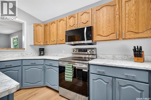 440 Hochelaga Street W, Moose Jaw, SK - Indoor Photo Showing Kitchen