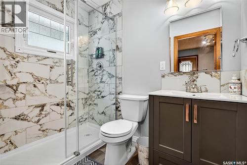 440 Hochelaga Street W, Moose Jaw, SK - Indoor Photo Showing Bathroom