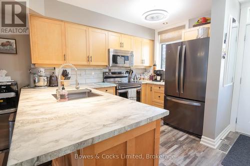 18 - 1579 Anstruther Lake Road, North Kawartha, ON - Indoor Photo Showing Kitchen