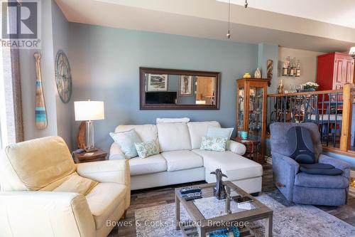 18 - 1579 Anstruther Lake Road, North Kawartha, ON - Indoor Photo Showing Living Room