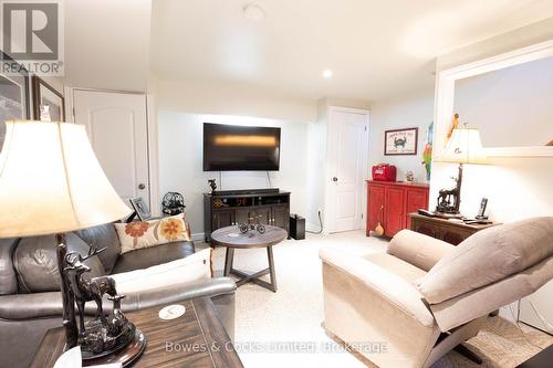 18 - 1579 Anstruther Lake Road, North Kawartha, ON - Indoor Photo Showing Living Room