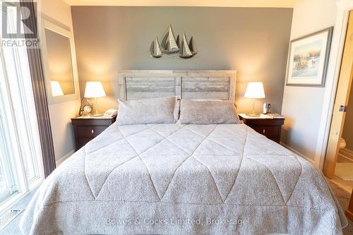 18 - 1579 Anstruther Lake Road, North Kawartha, ON - Indoor Photo Showing Bedroom