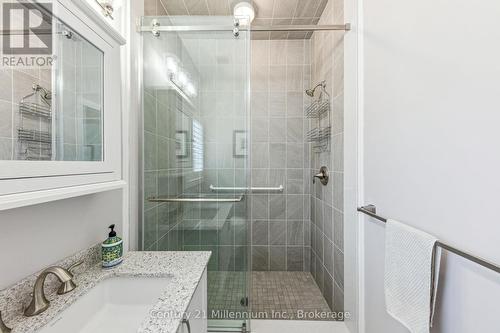 Main Floor Washroom - 74 Kari Crescent, Collingwood, ON - Indoor Photo Showing Bathroom