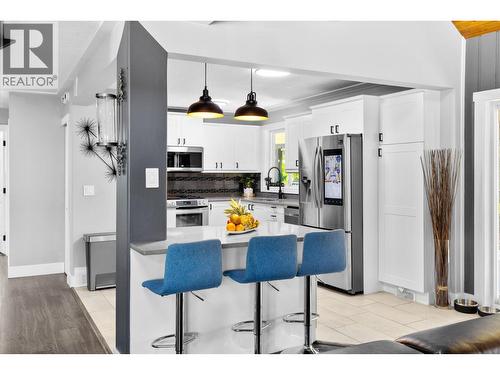 3341 Broadview Road, West Kelowna, BC - Indoor Photo Showing Kitchen