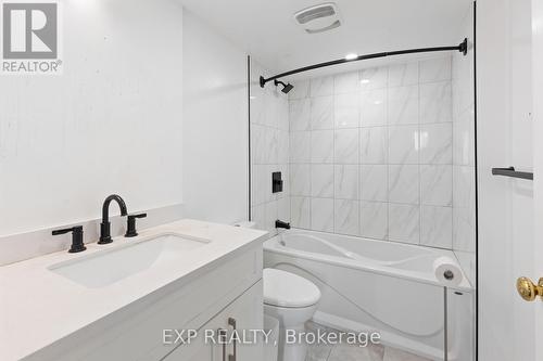 707 - 25 Fairview Road W, Mississauga, ON - Indoor Photo Showing Bathroom