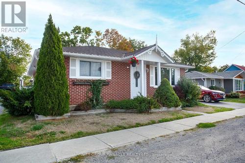74 William Street, Kawartha Lakes (Bobcaygeon), ON - Outdoor With Facade