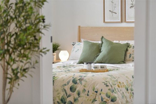 207-1114 Samar Cres, Langford, BC - Indoor Photo Showing Bedroom