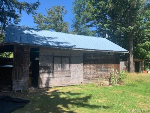 2030 Black Creek Rd, Black Creek, BC 
