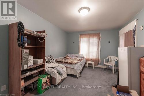 166-168 Macnab Street N, Hamilton, ON - Indoor Photo Showing Bedroom