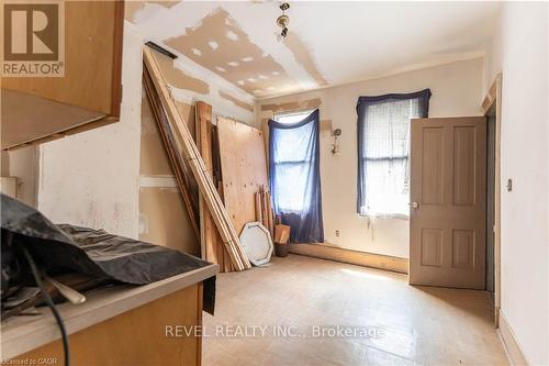 166-168 Macnab Street N, Hamilton, ON - Indoor Photo Showing Other Room