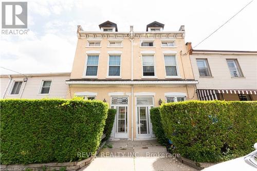 166-168 Macnab Street N, Hamilton, ON - Outdoor