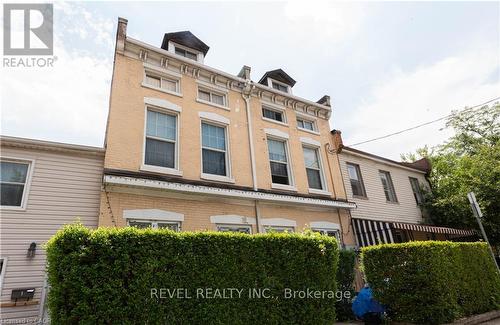 166-168 Macnab Street N, Hamilton, ON - Outdoor