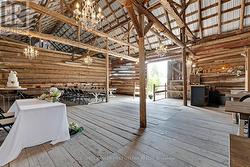 Main reception barn. Seats 75-100 - 