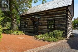 Comfrey Cottage - Gift Shop/Art Gallery - 