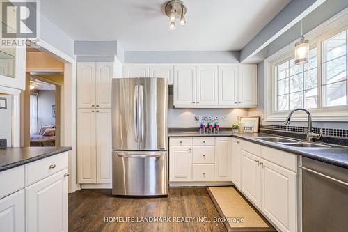 2165 Dunedin Road, Oakville, ON - Indoor Photo Showing Kitchen With Double Sink