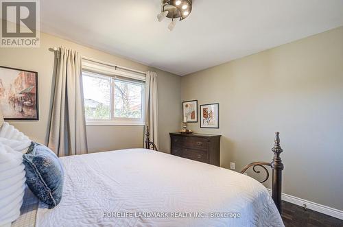 2165 Dunedin Road, Oakville, ON - Indoor Photo Showing Bedroom