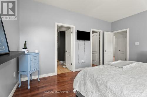 301 Mud Street E, Hamilton, ON - Indoor Photo Showing Bedroom