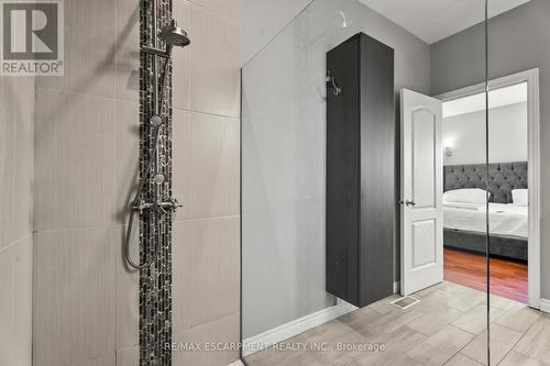 301 Mud Street E, Hamilton, ON - Indoor Photo Showing Bathroom