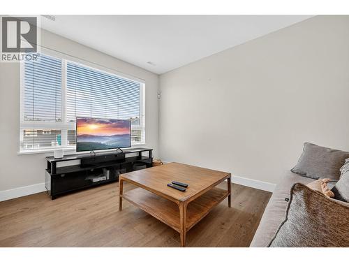 3510 Landie Road Unit# 24, Kelowna, BC - Indoor Photo Showing Living Room