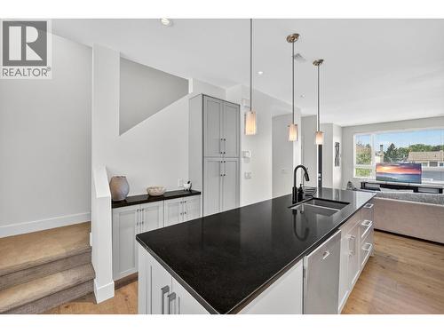 3510 Landie Road Unit# 24, Kelowna, BC - Indoor Photo Showing Kitchen With Double Sink With Upgraded Kitchen