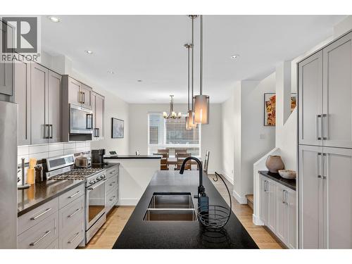 3510 Landie Road Unit# 24, Kelowna, BC - Indoor Photo Showing Kitchen With Double Sink With Upgraded Kitchen