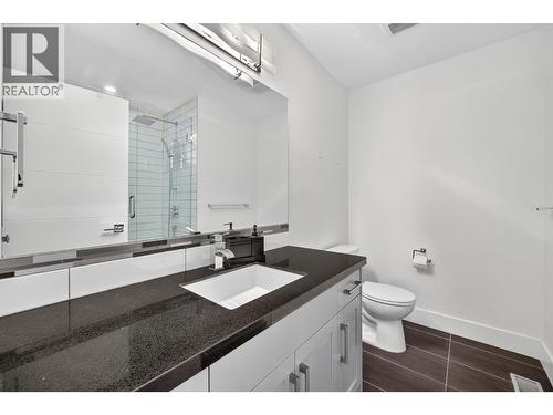 3510 Landie Road Unit# 24, Kelowna, BC - Indoor Photo Showing Bathroom