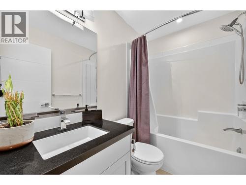 3510 Landie Road Unit# 24, Kelowna, BC - Indoor Photo Showing Bathroom