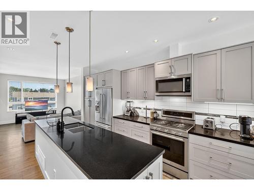 3510 Landie Road Unit# 24, Kelowna, BC - Indoor Photo Showing Kitchen With Stainless Steel Kitchen With Double Sink With Upgraded Kitchen