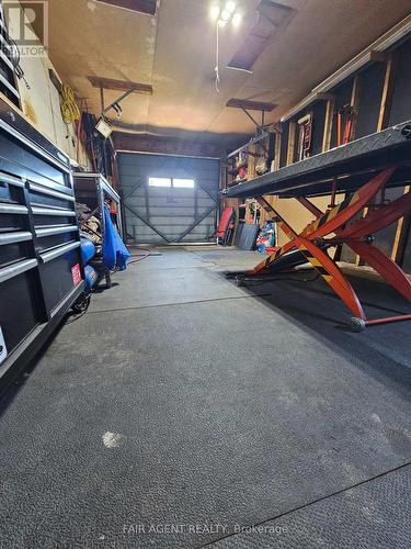 7861 County Road 6 Road, Elizabethtown-Kitley, ON - Indoor Photo Showing Garage