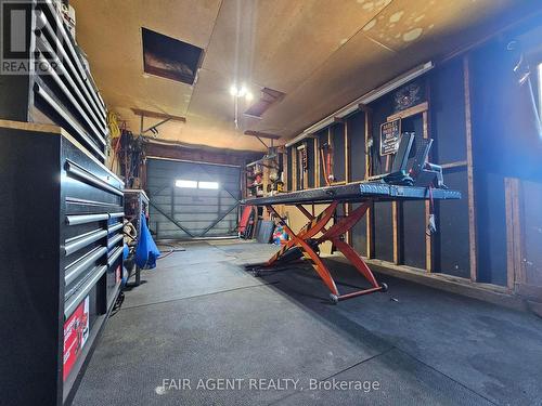 7861 County Road 6 Road, Elizabethtown-Kitley, ON - Indoor Photo Showing Garage