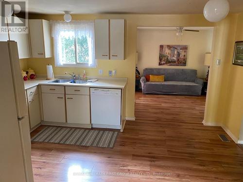 22 Briarwood Place, Innisfil, ON - Indoor Photo Showing Kitchen With Double Sink