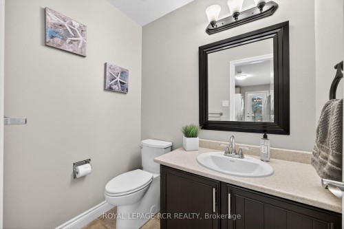 35 Hawthorne Road, Mono, ON - Indoor Photo Showing Bathroom