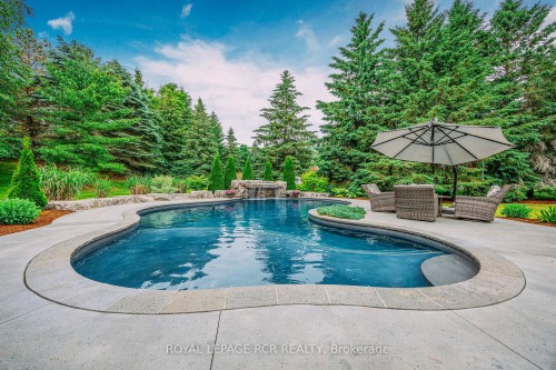 35 Hawthorne Road, Mono, ON - Outdoor With In Ground Pool With Backyard