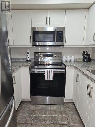 316 - 25 Via Rosedale Way, Brampton, ON - Indoor Photo Showing Kitchen