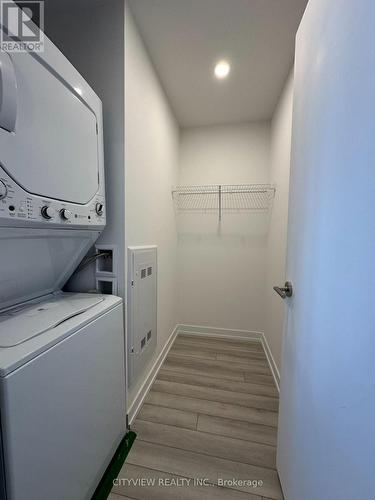 518 - 500 Dupont Street, Toronto, ON - Indoor Photo Showing Laundry Room
