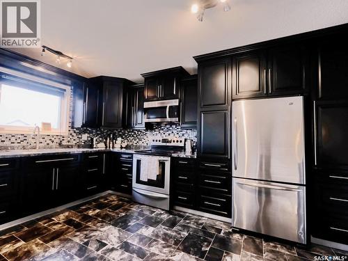 106 8Th Avenue W, Biggar, SK - Indoor Photo Showing Kitchen With Upgraded Kitchen