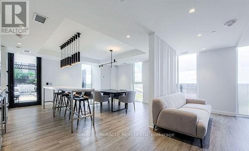 911 - 30 Tretti Way, Toronto, ON - Indoor