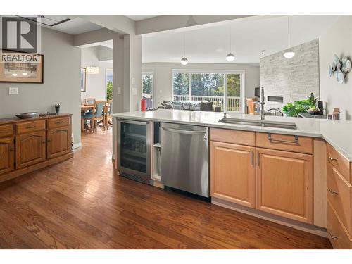 7525 Columbia Avenue Unit# 17, Radium Hot Springs, BC - Indoor Photo Showing Kitchen With Upgraded Kitchen