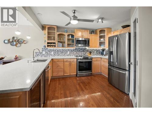7525 Columbia Avenue Unit# 17, Radium Hot Springs, BC - Indoor Photo Showing Kitchen With Upgraded Kitchen