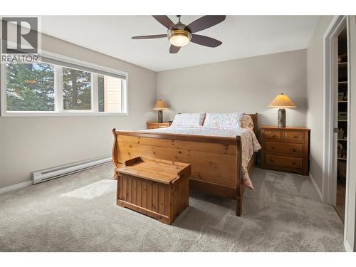 7525 Columbia Avenue Unit# 17, Radium Hot Springs, BC - Indoor Photo Showing Bedroom