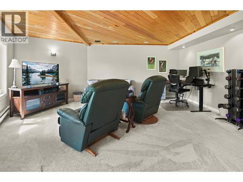 7525 Columbia Avenue Unit# 17, Radium Hot Springs, BC - Indoor Photo Showing Other Room