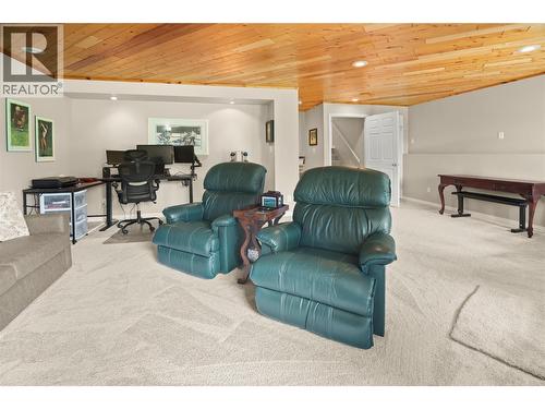 7525 Columbia Avenue Unit# 17, Radium Hot Springs, BC - Indoor