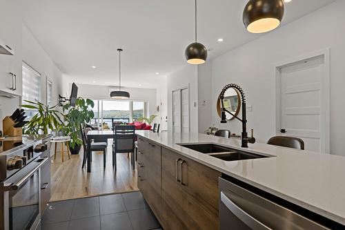 Cuisine - 202-281 Rue Principale, Saint-Donat, QC - Indoor Photo Showing Kitchen With Double Sink With Upgraded Kitchen