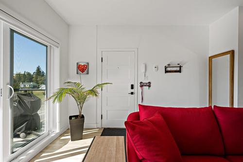 Hall d'entrée/Vestibule - 202-281 Rue Principale, Saint-Donat, QC - Indoor Photo Showing Other Room