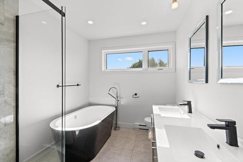 Salle de bains - 4130 Rue Morand, Québec (Les Rivières), QC - Indoor Photo Showing Bathroom